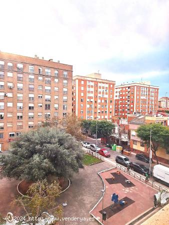  VIVIENDA DE ENTIDAD BANCARIA CON GARAJE EN ZONA SUR DE CASTELLON - CASTELLON 