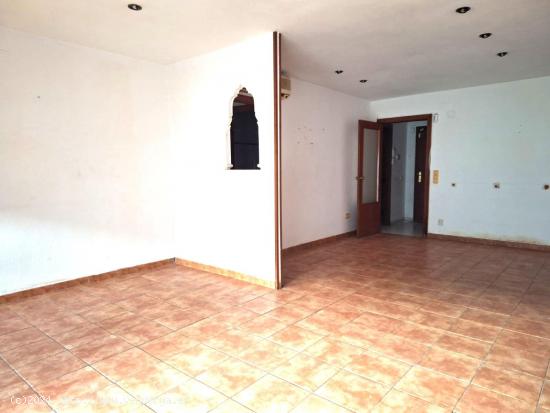 VIVIENDA DE ENTIDAD BANCARIA CON GARAJE EN ZONA SUR DE CASTELLON - CASTELLON