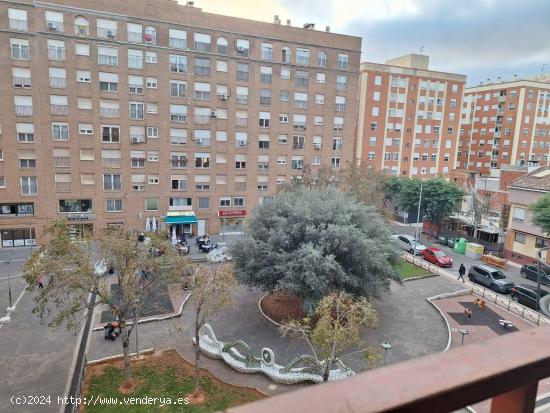 VIVIENDA DE ENTIDAD BANCARIA CON GARAJE EN ZONA SUR DE CASTELLON - CASTELLON