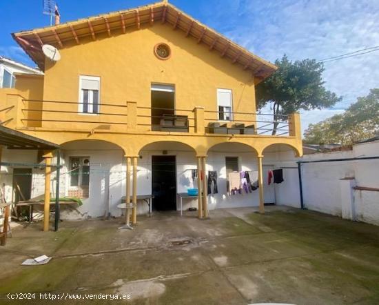  Histórica casa con restaurante en Cerdanyola - BARCELONA 