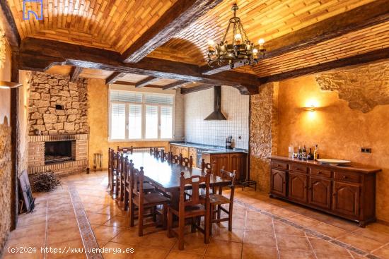  Casa en Navarrete con espectacular Bodega - LA RIOJA 