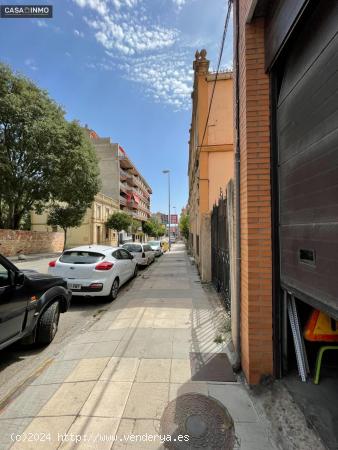 Se vende local comercial de origen en Avda. Ejército Español en Barbastro. - HUESCA