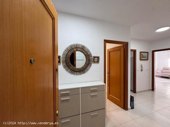 REFORMADO APARTAMENTO EN AV. HABANERAS DE 130 M2. 3 DORM. 2 BAÑOS. - ALICANTE