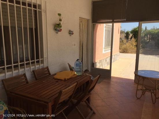  Bonito Chalet con piscina en el campo de Elche - ALICANTE 