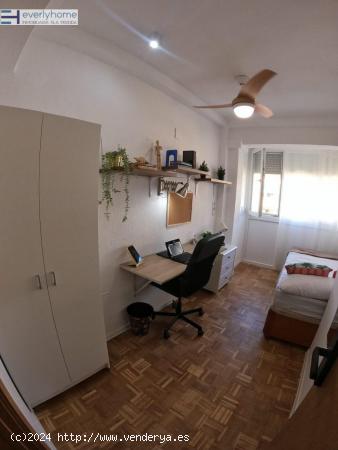 HABITACIÓN EN PISO COMPARTIDO PARA ESTUDIANTES O TRABAJADORES JÓVENES EN AYORA - VALENCIA