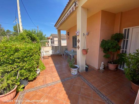 Preciosa casa con opción de 2 viviendas en La Bisbal de Penedés. - TARRAGONA