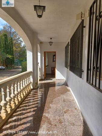 INMOHOUSE VENDE CASA EN URBANIZACIÓN - ALBACETE