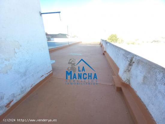 REF:Y075. INMOBILIARIA LA MANCHA VENDE PISO EN LA GINETA DE 3 HABITACIONES Y CON TERRAZA. - ALBACETE