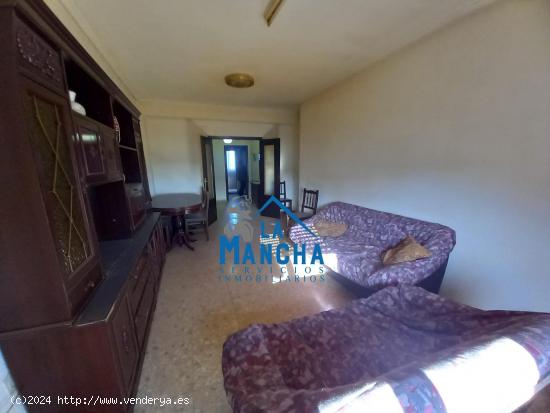 REF:Y075. INMOBILIARIA LA MANCHA VENDE PISO EN LA GINETA DE 3 HABITACIONES Y CON TERRAZA. - ALBACETE