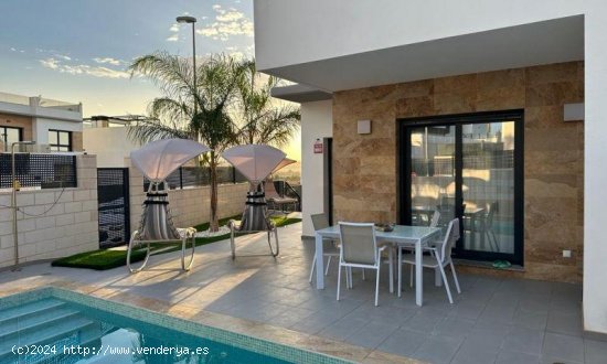 Villa en venta en Benijófar (Alicante)