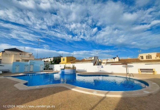 Chalet en venta en Torrevieja (Alicante)