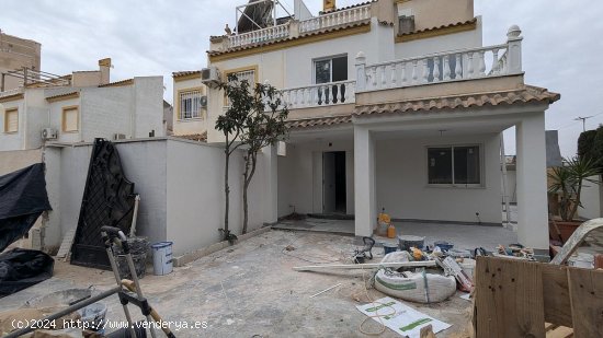  Casa en venta en Torrevieja (Alicante) 