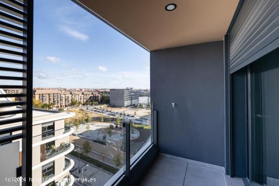 ESPECTACULAR VIVIENDA A ESTRENAR EN MADRID RIO - MADRID