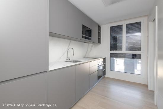 ESPECTACULAR VIVIENDA A ESTRENAR EN MADRID RIO - MADRID