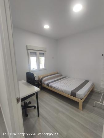 HABITACIONES CON BAÑO ESTUDIANTES GUADALUPE - MURCIA