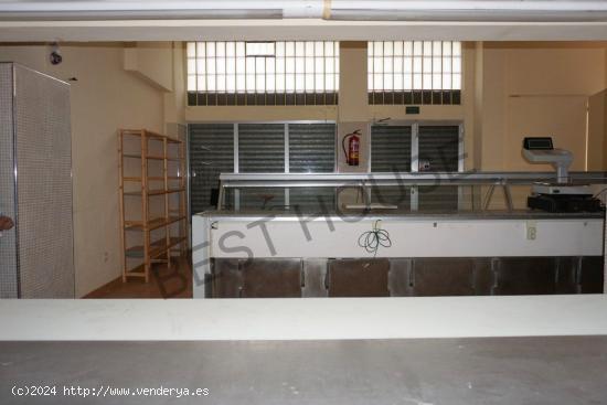 LOCAL COMERCIAL EN VENTA EN PLAZA DE LA ZUMAQUERA - ALAVA