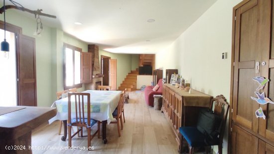 Unifamiliar adosada en venta  en Ripoll - Girona