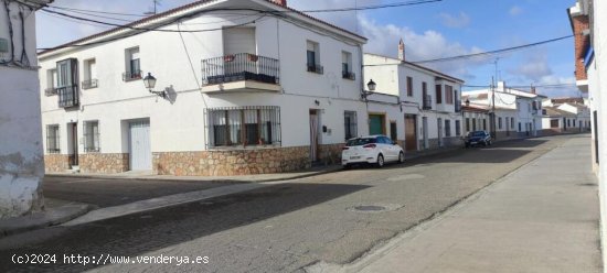 CASA DE PUEBLO PARA REHABILITAR CON PATIO EN TEMBLEQUE