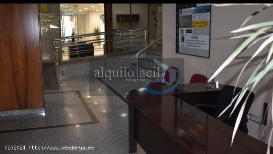 Se alquilan oficinas en plaza del altozano