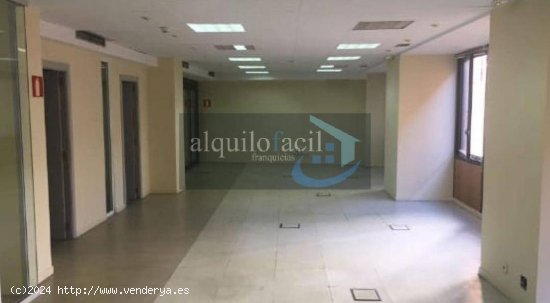 Se alquilan oficinas en plaza del altozano