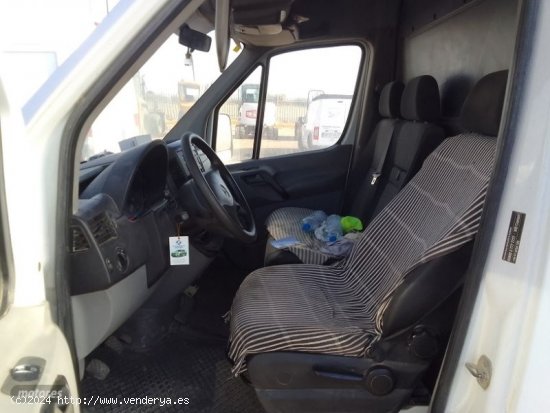 Mercedes Sprinter 313 CDI FURGON (MOTOR AVERIADO). de 2011 con 475.000 Km por 5.500 EUR. en Murcia