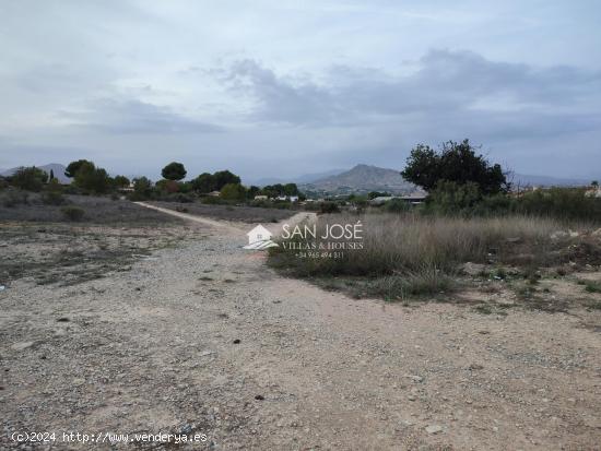 SE VENDE TERRENO EN ASPE. ZONA BIEN COMUNICADA - ALICANTE