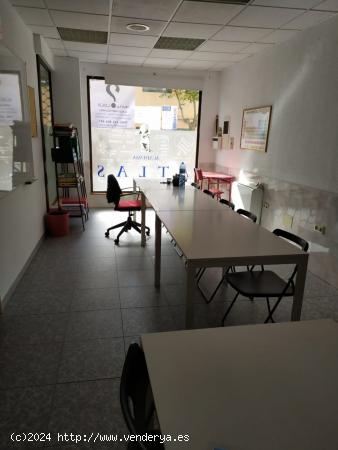 LOCAL EN ALQUILER EN ZONA LOS BLOQUES (ACONDICIONADO COMO ACADEMIA DE ENSEÑANZA) - ZAMORA