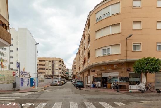  Cochera-almacen y parking de motos - ALICANTE 