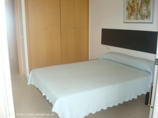 APARTAMENTO DE 2 DORMITORIOS CON A.A., VISTA A LAS PISCINAS. ED. PARADISE VILLAGE B. - TARRAGONA