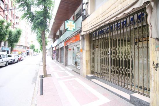 Local comercial muy céntrico de 60 m2 en Olesa de Montserrat - BARCELONA