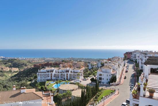 Calahonda Alta - Impresionante Atico con Alma Vistas al Mar 360º Garaje, Trastero, 4 Piscinas - MAL