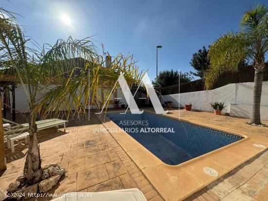 SE VENDE CHALET EN PLANTA CERCA LICEO FRANCES ALTORREAL - MURCIA