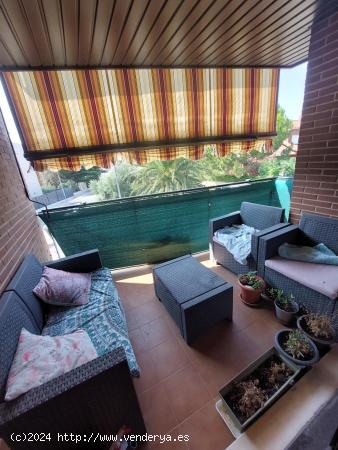 VIVIENDA CON GARAJE Y TRASTERO  ZONA COMÚN PISCINA ZONA DEPORTIVA - ZARAGOZA