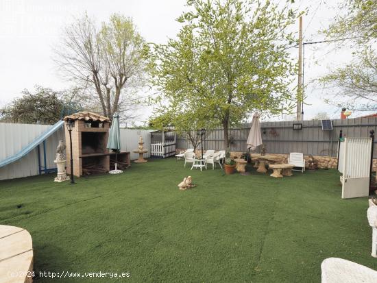 Se alquila chalet en la zona de la Alavesa con piscina por dias, semanas, quincena o larga duracion 