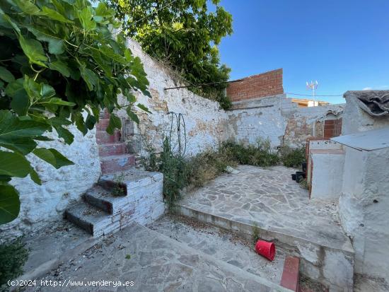 CASA DE PUEBLO EN ALAMEDA - MALAGA