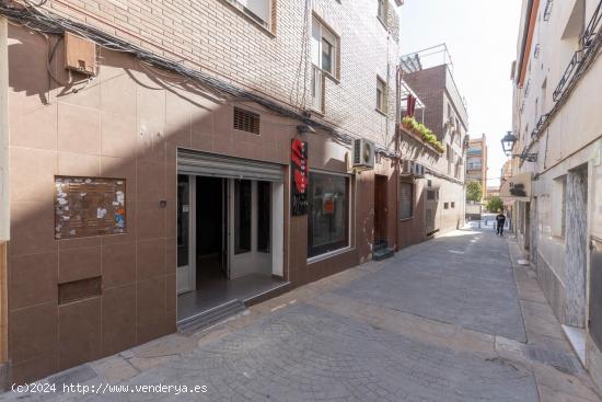  ¡Tu negocio en el corazón de Atarfe! Local comercial en venta con gran escaparate. - GRANADA 