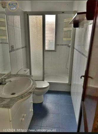 SE VENDE PISO EN LA CALLE JAIME SEGARRA - ZONA CAROLINAS BAJAS - ALICANTE