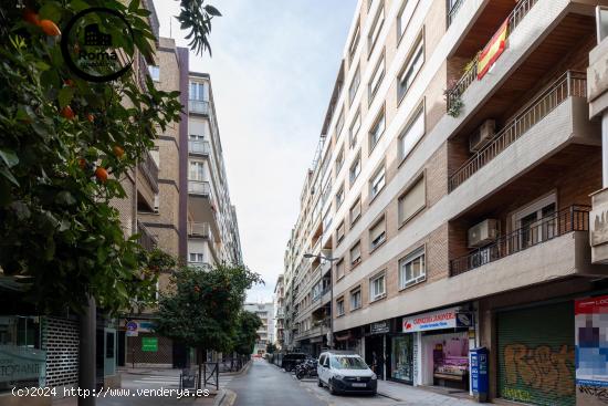 !!Pisazo en Plaza de Gracia con 240 metros!! - GRANADA