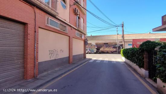 Local Comercial en Puente Tocinos con Posibilidad de Cambio de Uso - MURCIA