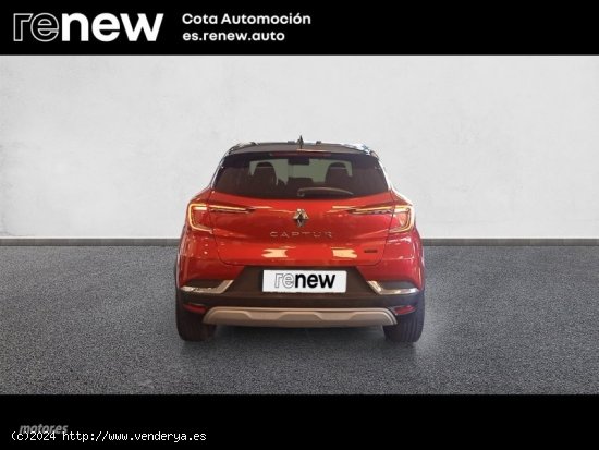 Renault Captur TECHNO E-TECH FULL HYBRID 145CV de 2023 con 24.000 Km por 24.900 EUR. en Madrid