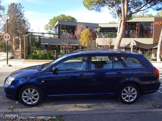 Toyota Avensis Executive de 2005 con 185.000 Km por 4.800 EUR. en Zaragoza