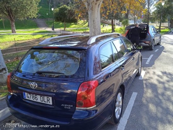 Toyota Avensis Executive de 2005 con 185.000 Km por 4.800 EUR. en Zaragoza