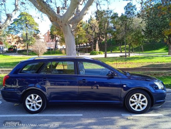 Toyota Avensis Executive de 2005 con 185.000 Km por 4.800 EUR. en Zaragoza