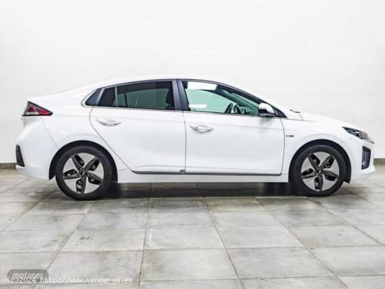 Hyundai Ioniq 1.6 GDI Tecno de 2020 con 27.792 Km por 19.990 EUR. en Guipuzcoa