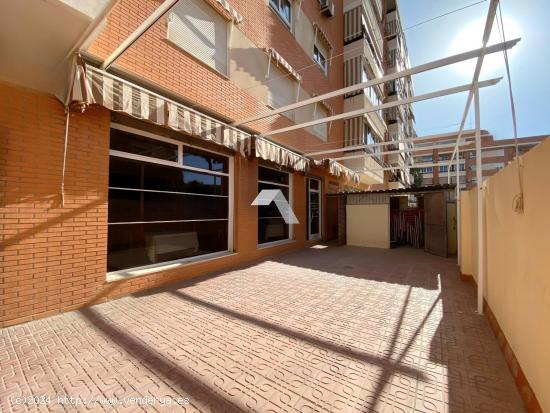  Local comercial totalmente equipado, con gran terraza - ALICANTE 