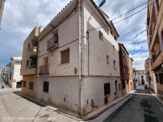 GRAN CASA ESQUINERA PARA REFORMAR EN SONEJA - CASTELLON