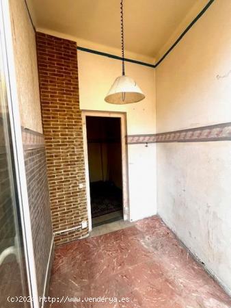 OPORTUNIDAD! ESTUDIO CON TERRAZA DE 5 M2 - BARCELONA