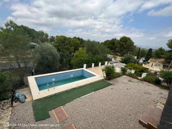 CHALET URBANO EN ZONA DE LES MALLAES CON VISTAS - VALENCIA