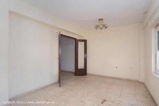 VIVIENDA DE BANCO EN HURCHILLO - ALICANTE