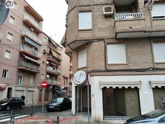 APIHOUSE VENDE A PLAZOS O ALQUILER OPCION A COMPRA LOCAL COMERCIAL EN ELCHE. PRECIO 205.000€ - ALI